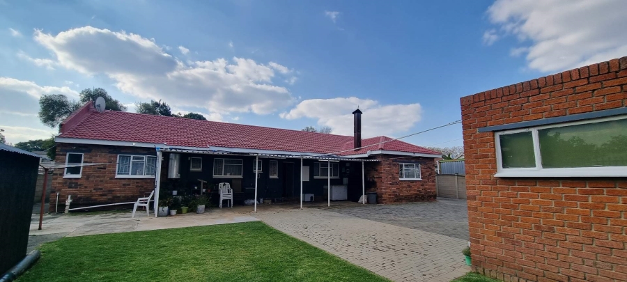 3 Bedroom Property for Sale in Langenhovenpark Free State